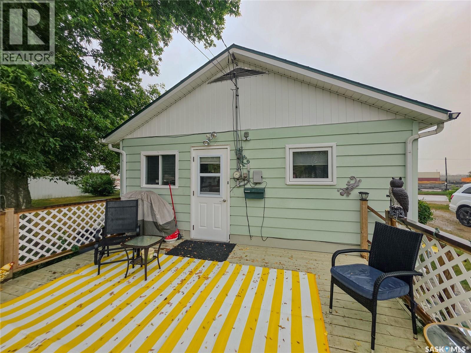 424 1st Avenue E Property Photo 8