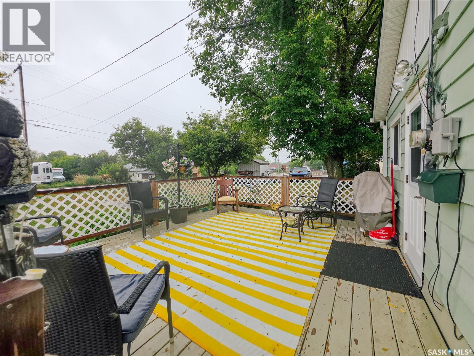 424 1st Avenue E Property Photo 9