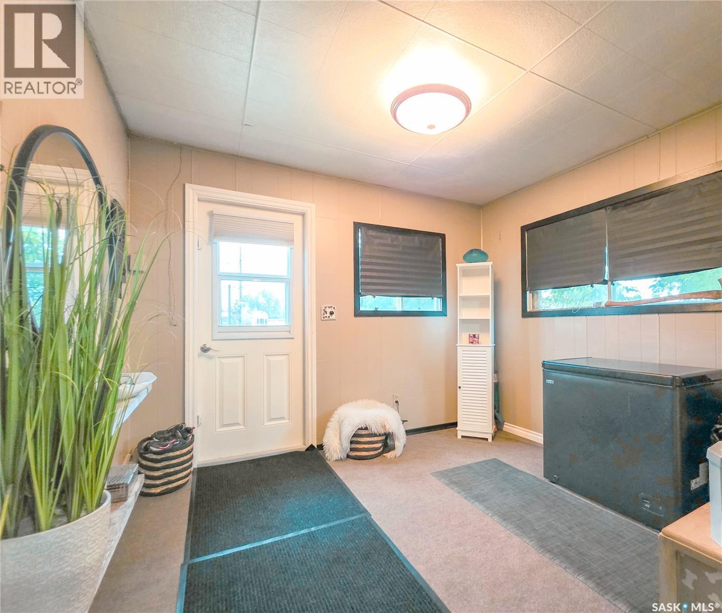424 1st Avenue E Property Photo 12