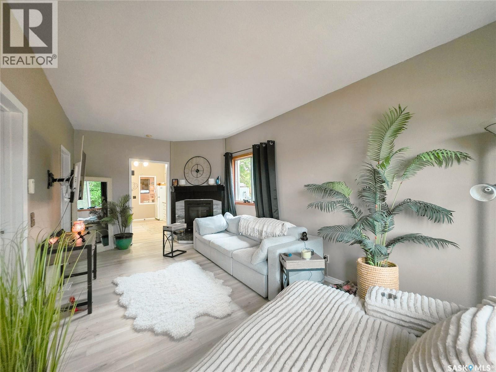 424 1st Avenue E Property Photo 19