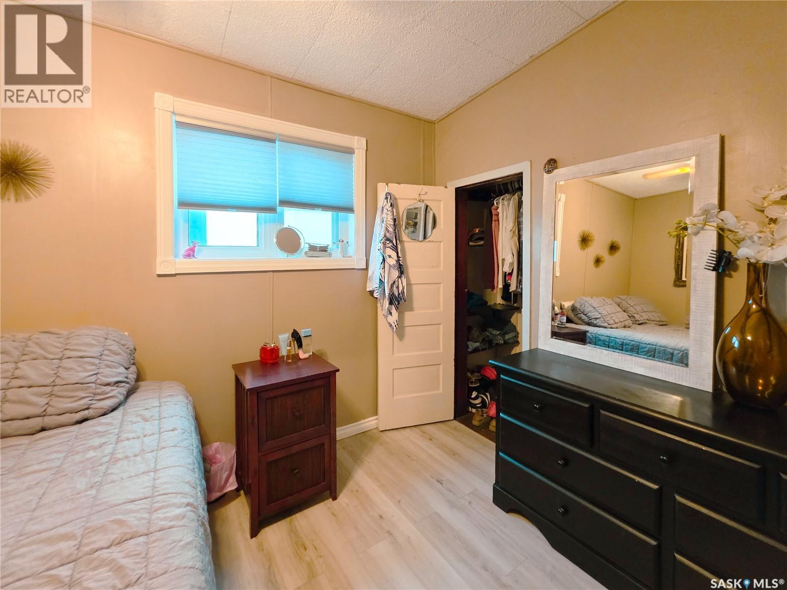 424 1st Avenue E Property Photo 21