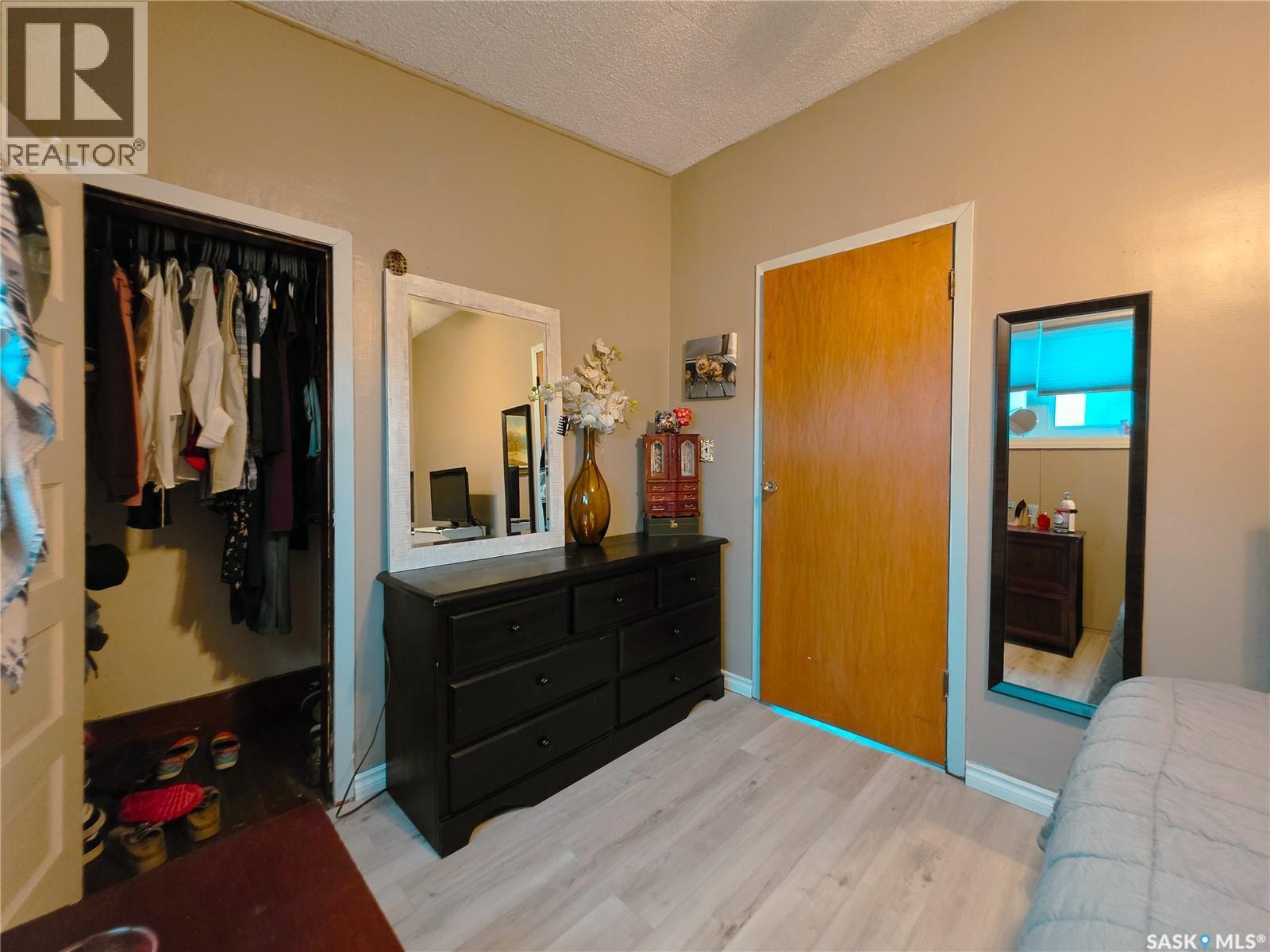 424 1st Avenue E Property Photo 23