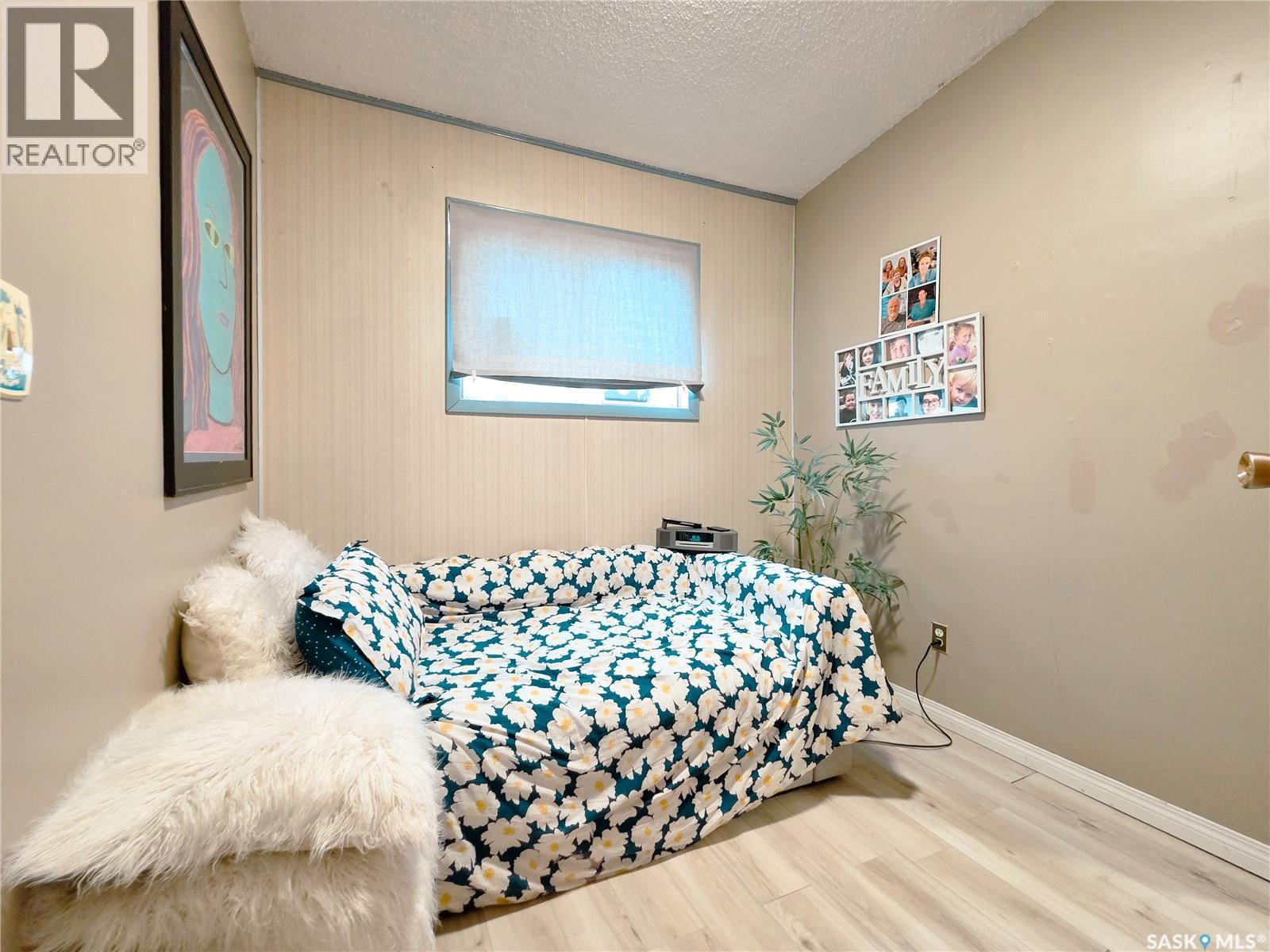 424 1st Avenue E Property Photo 24