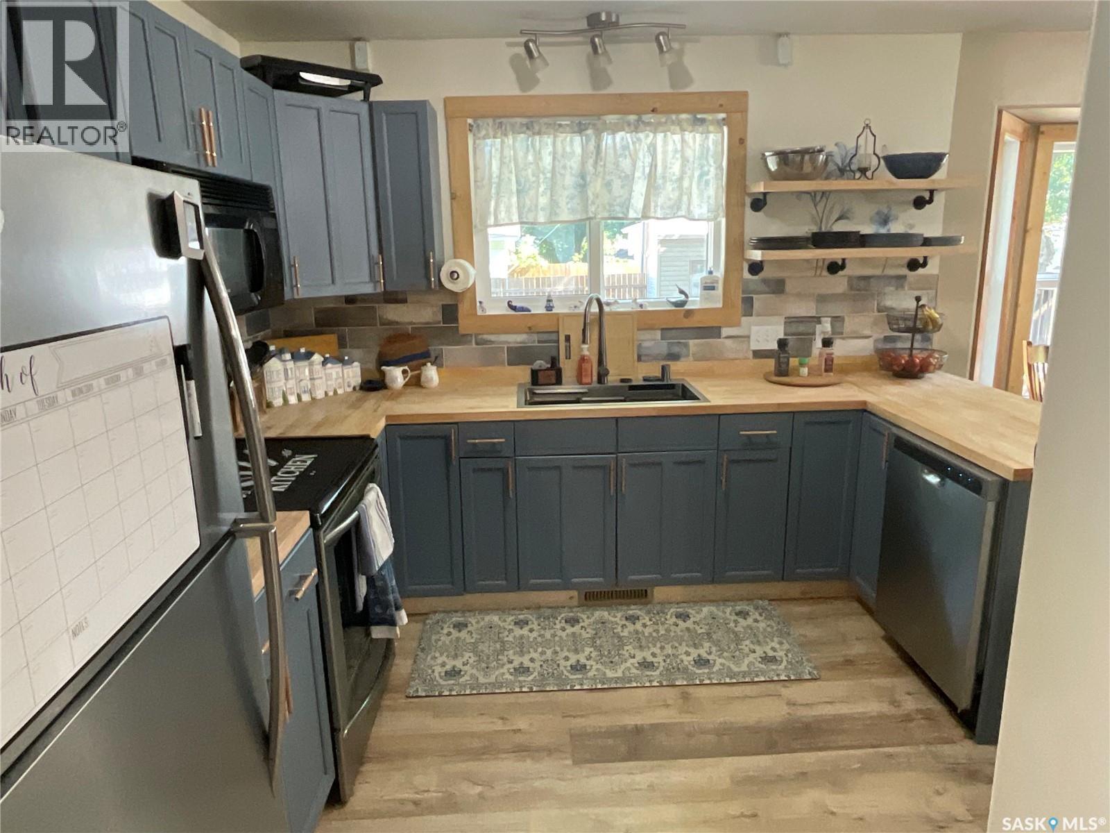 2018 8th Street Property Photo 6