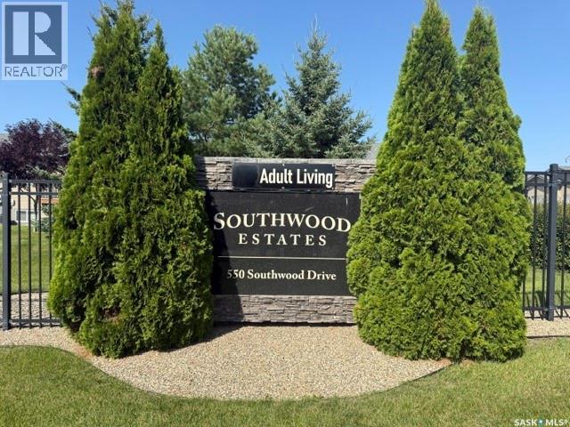 2 - 550 Southwood DRIVE Property Photo 1