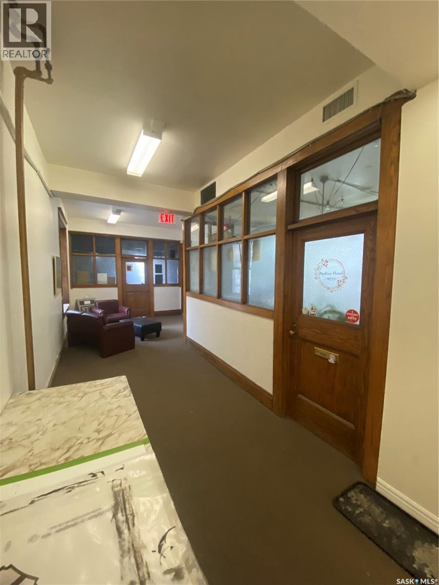 201 1855 Scarth Street Property Photo 4