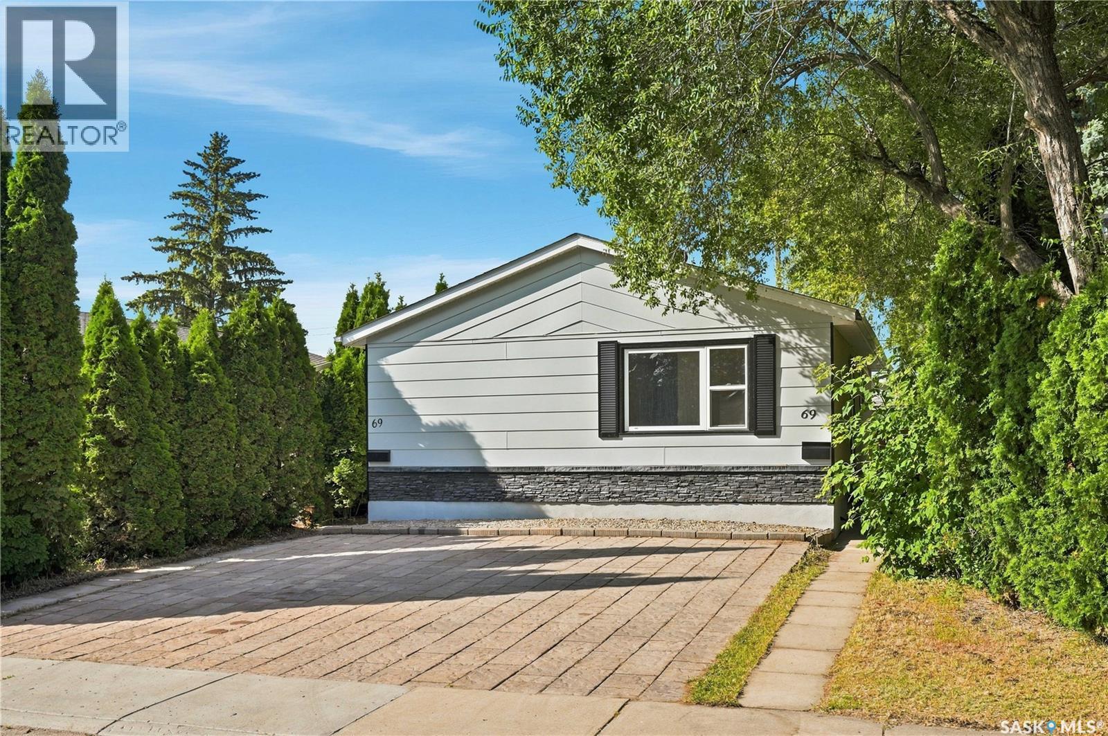 69 Rita Crescent Property Photo 1