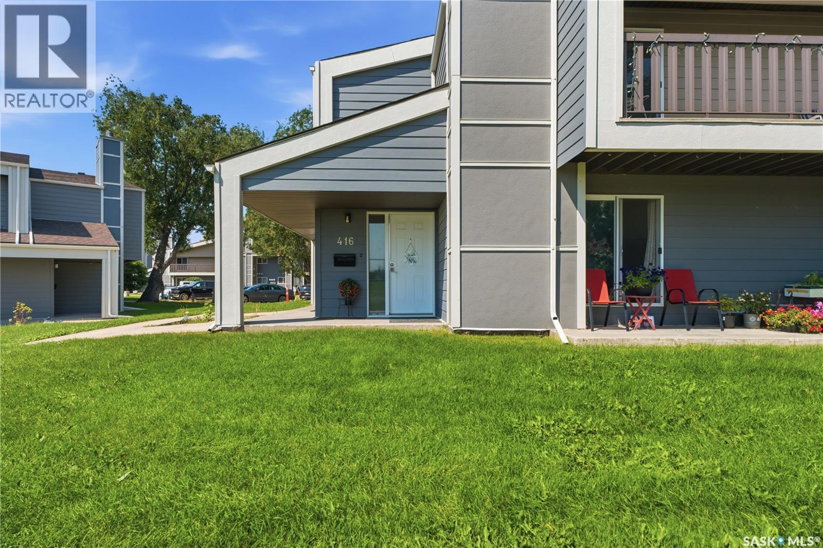 416 425 115th Street E Property Photo 2