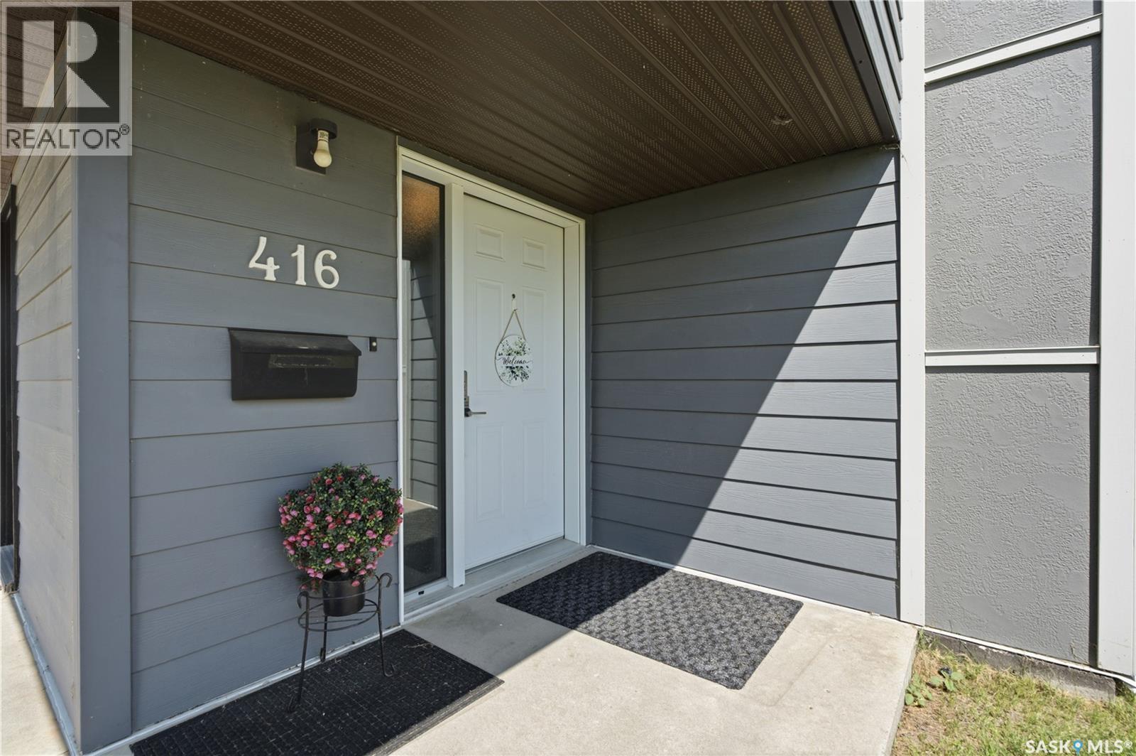 416 425 115th Street E Property Photo 3