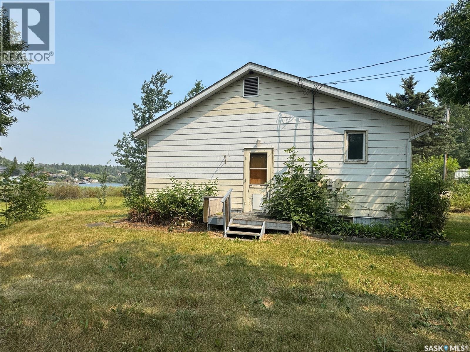 1631 Bay Avenue N Property Photo 6