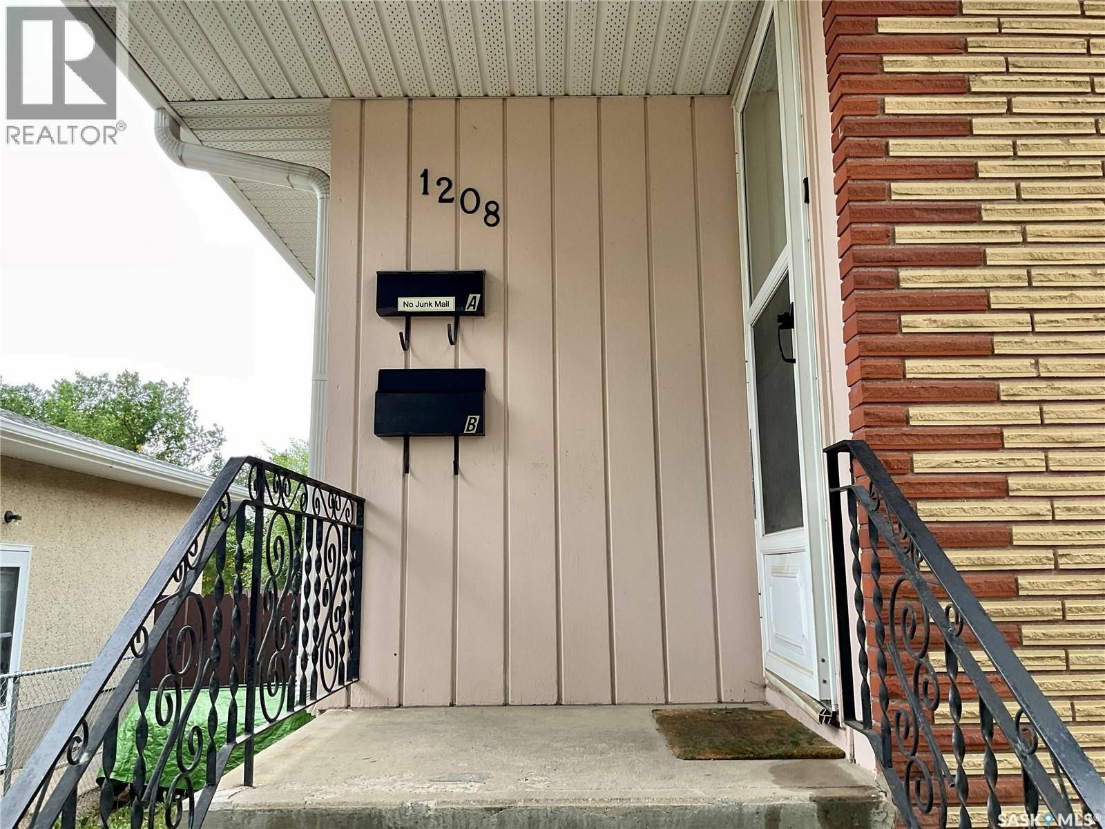 1208 Bond Street Property Photo 4