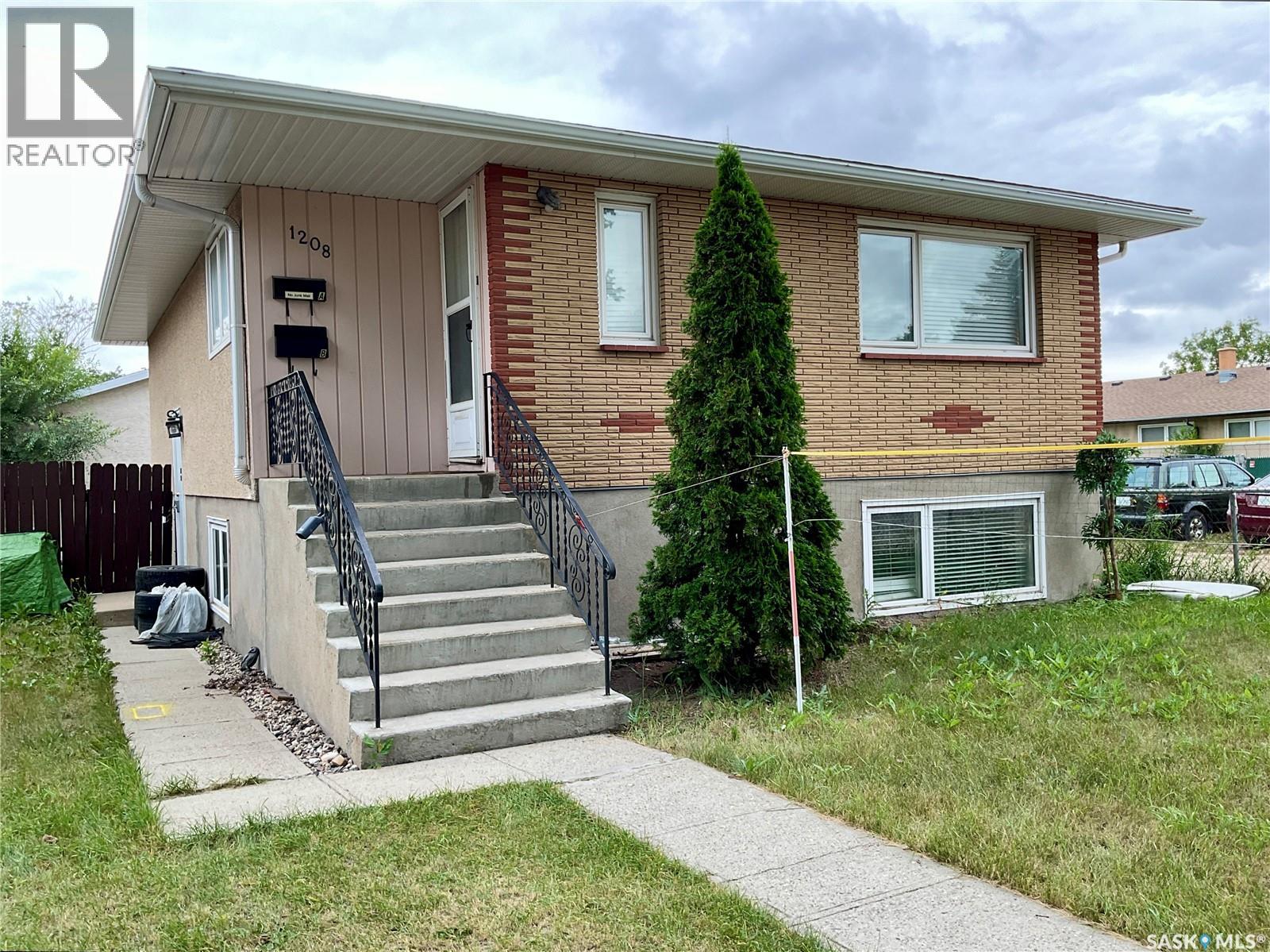1208 Bond Street Property Photo 5