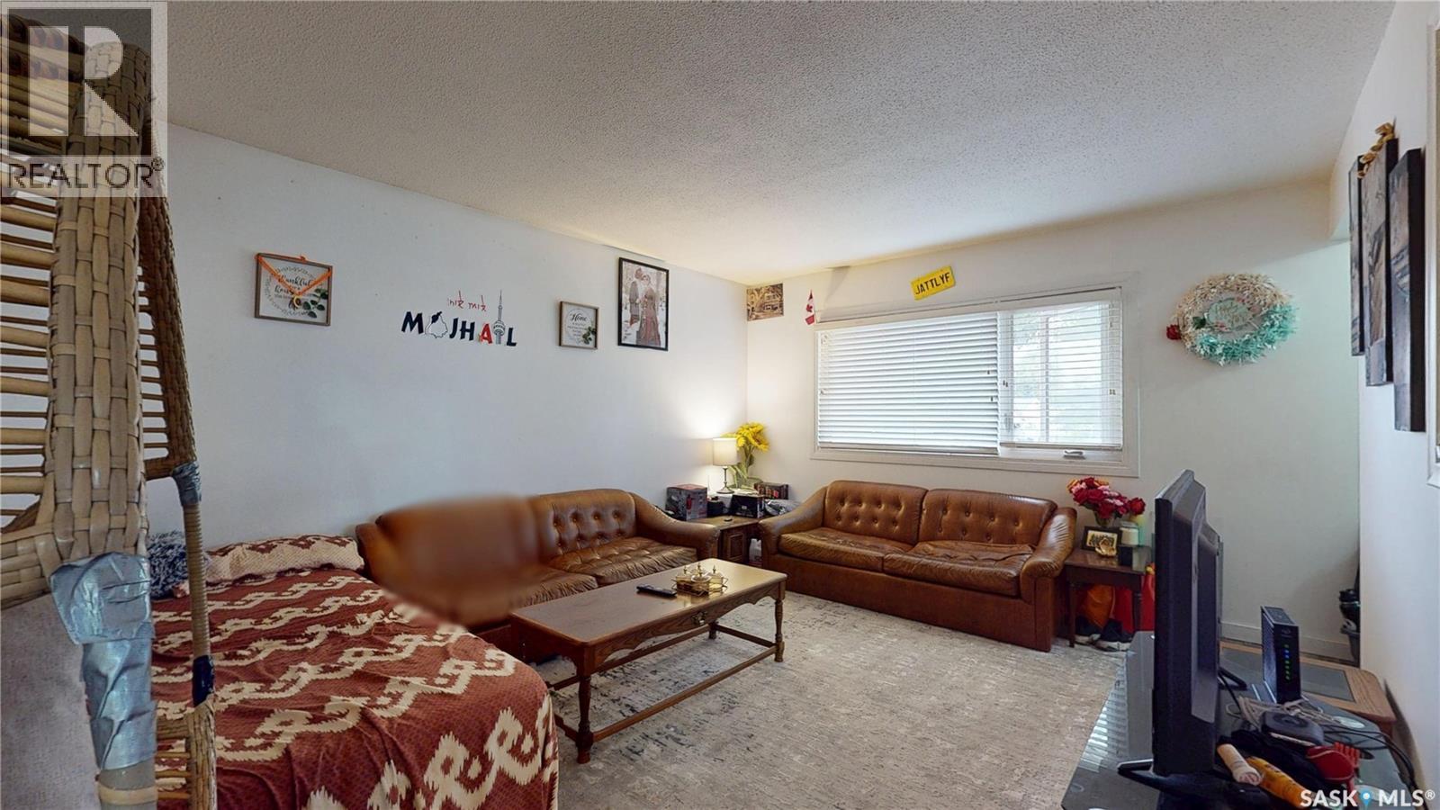 1208 Bond Street Property Photo 6