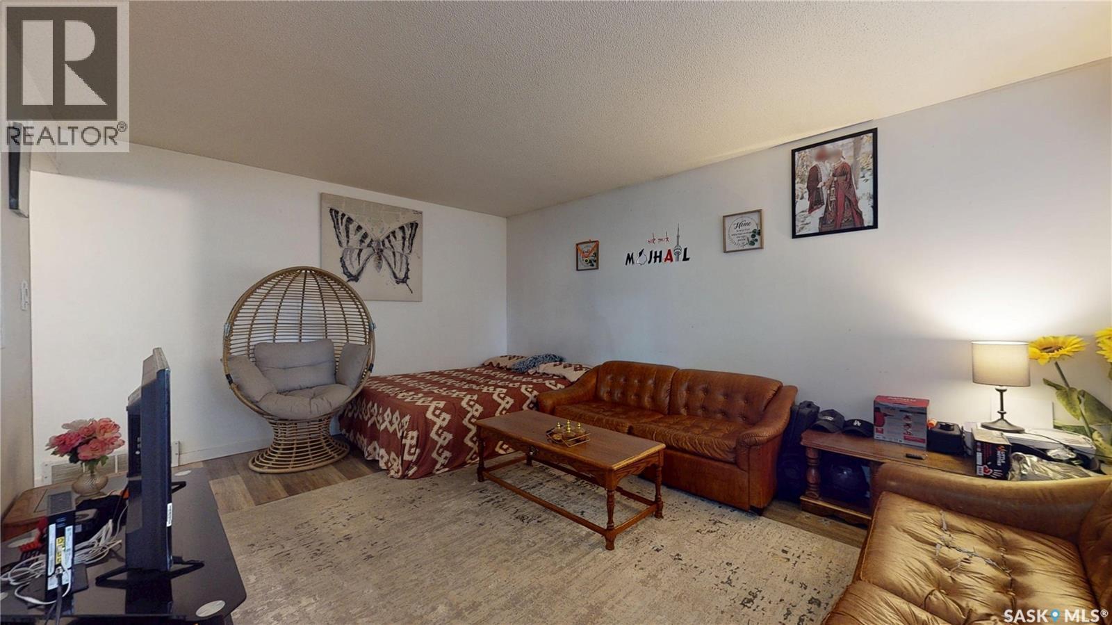 1208 Bond Street Property Photo 10
