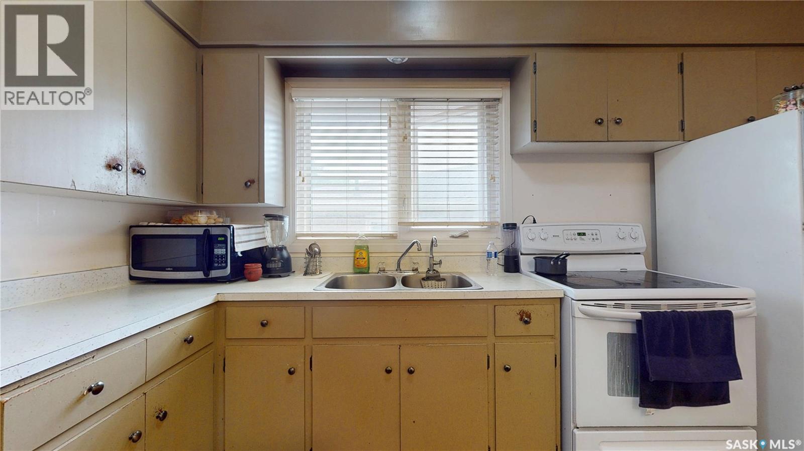 1208 Bond Street Property Photo 11