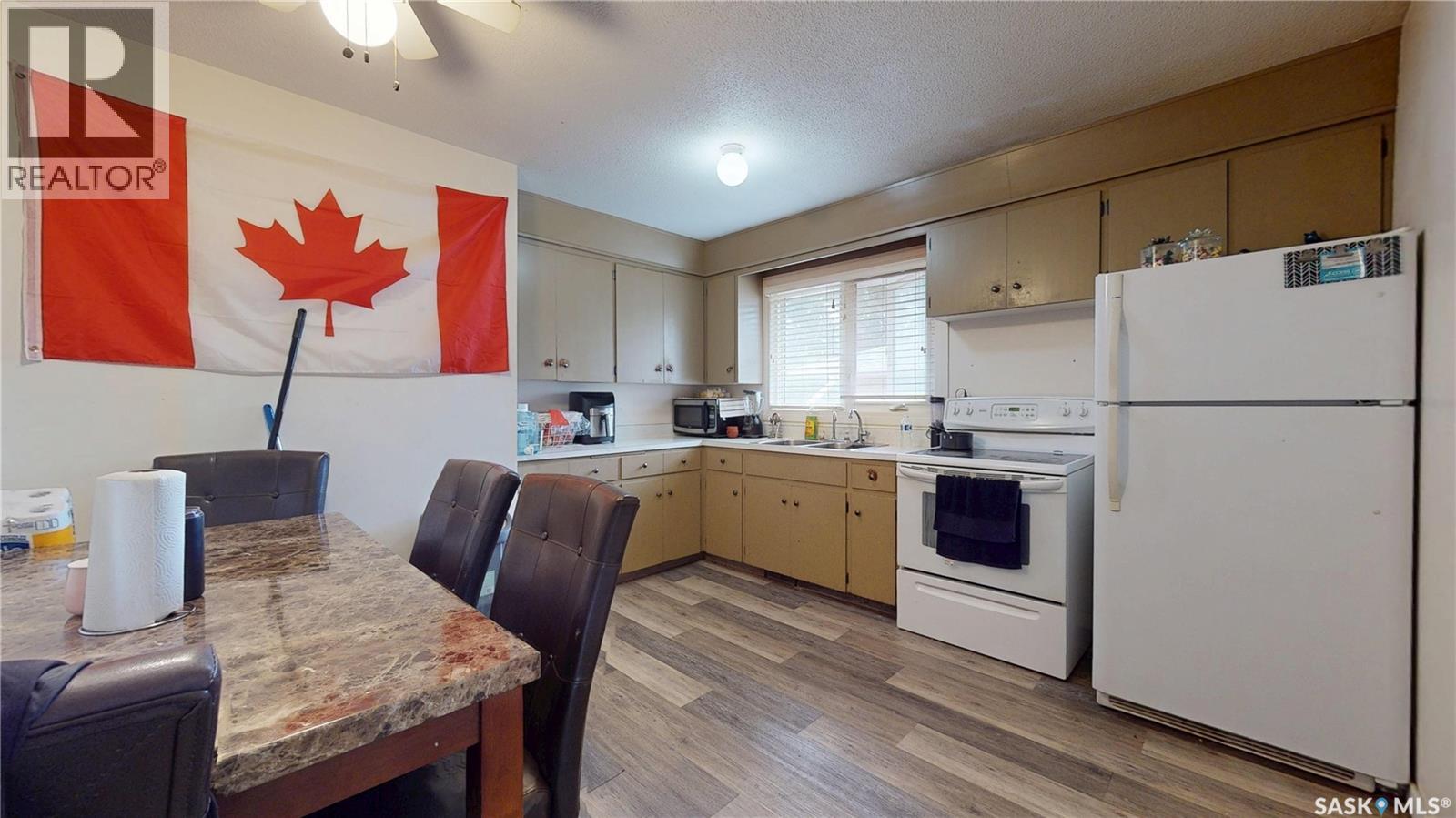 1208 Bond Street Property Photo 14