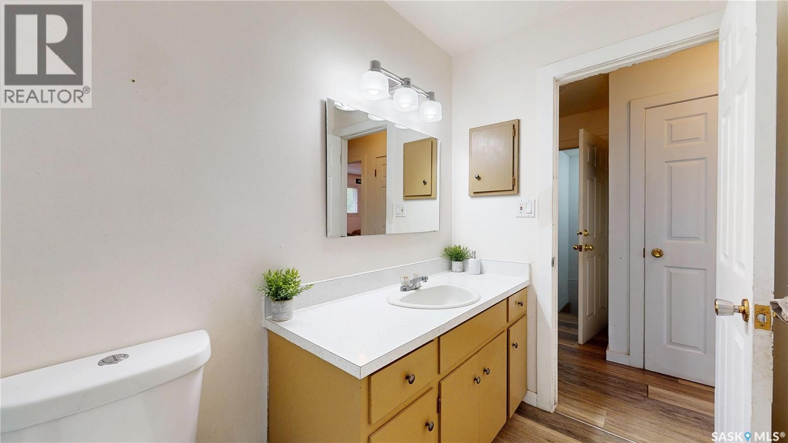 1208 Bond Street Property Photo 16