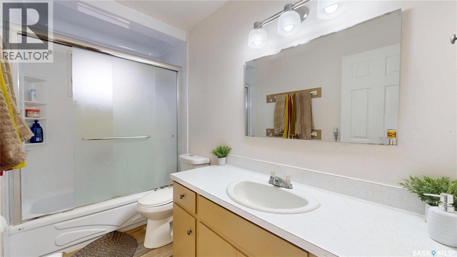 1208 Bond Street Property Photo 17