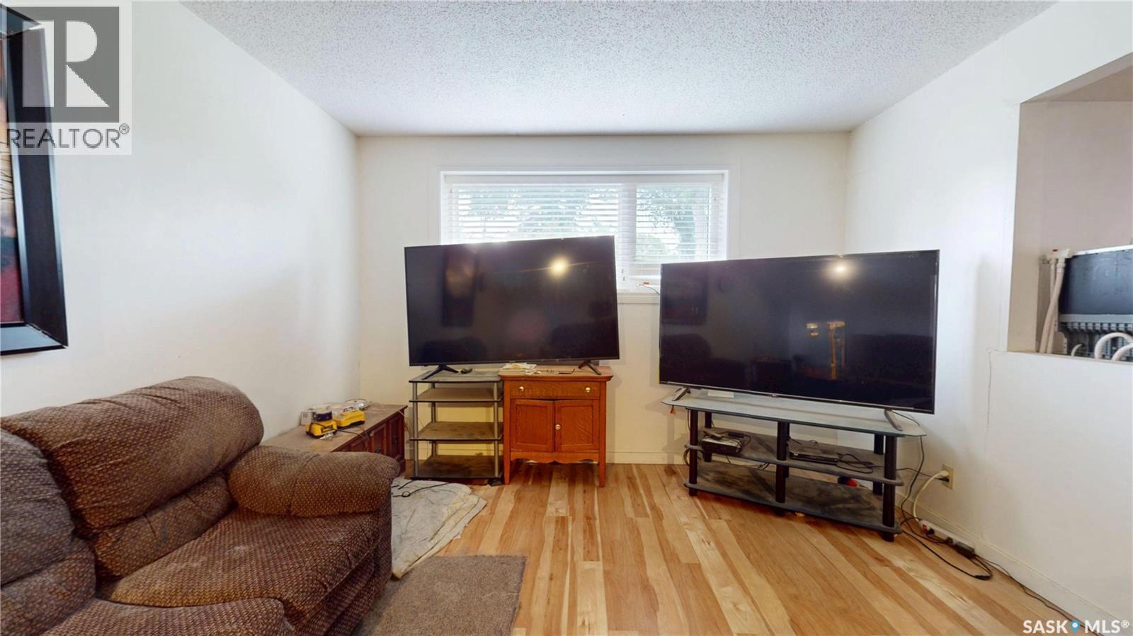 1208 Bond Street Property Photo 24