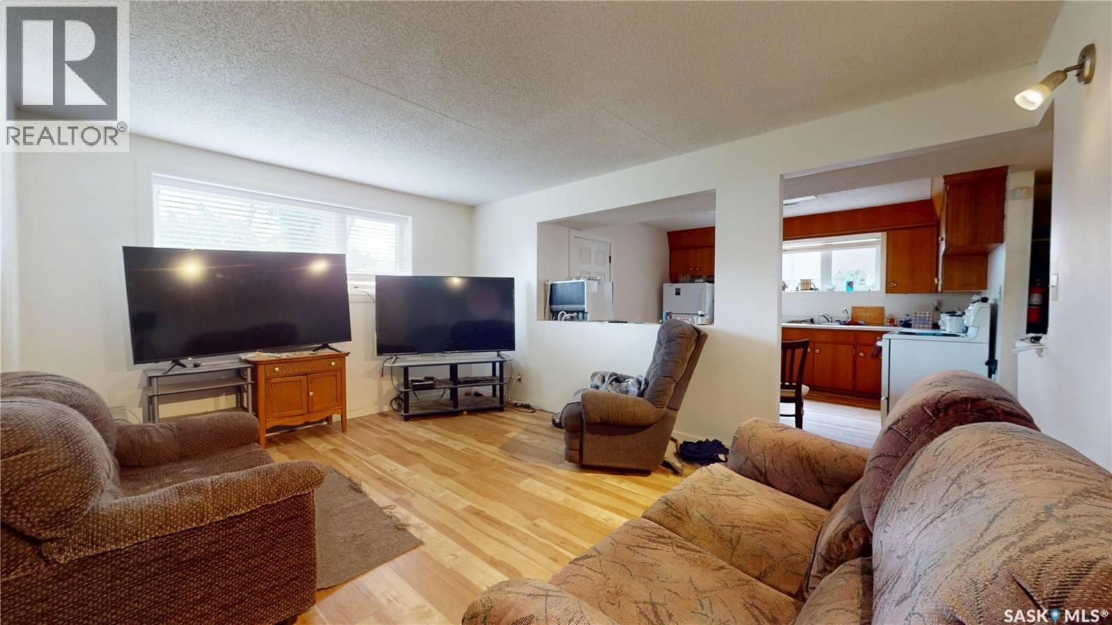 1208 Bond Street Property Photo 25