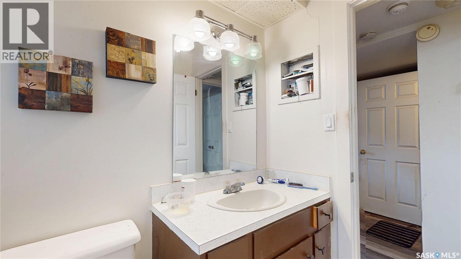 1208 Bond Street Property Photo 34