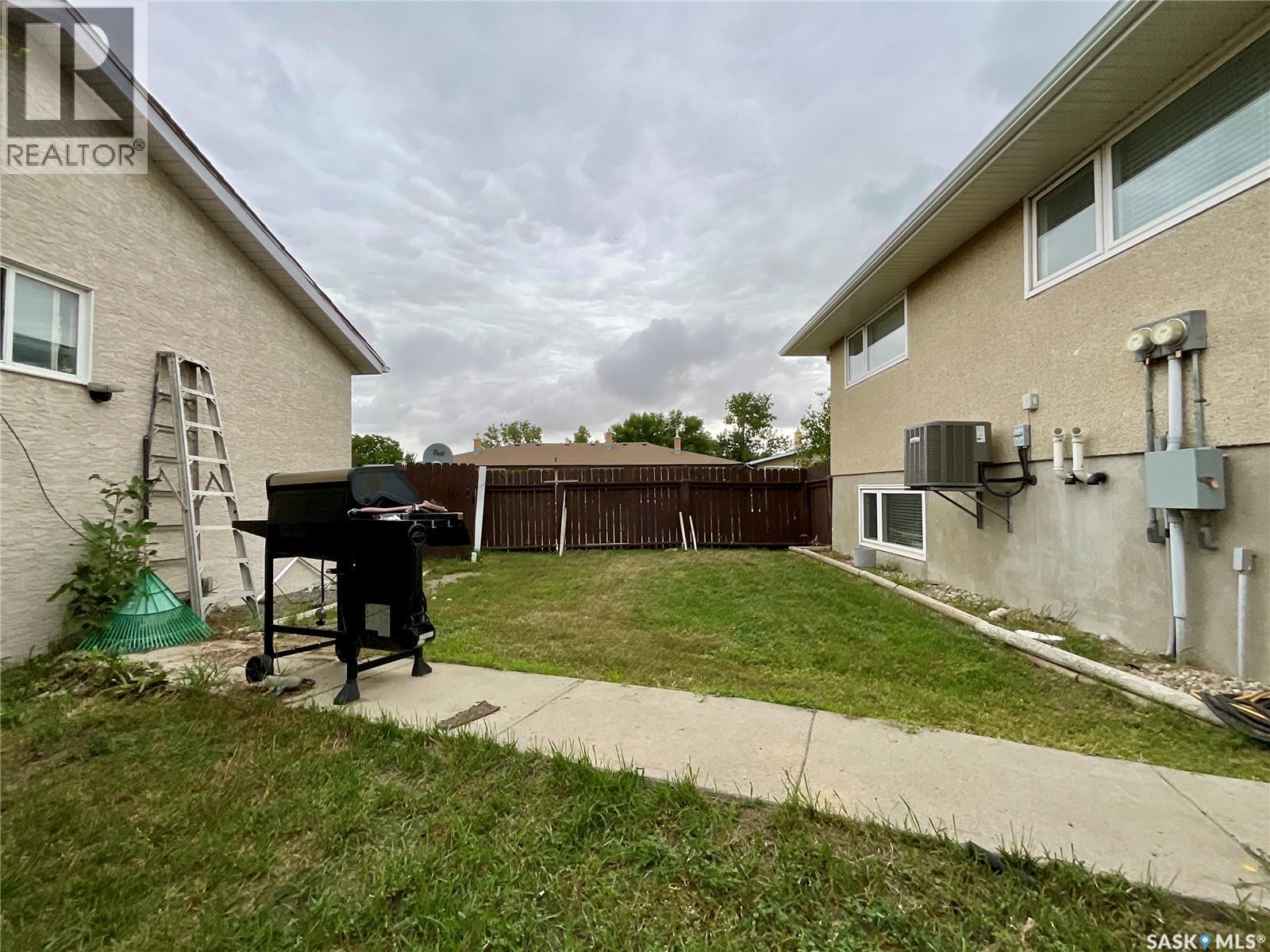 1208 Bond Street Property Photo 43