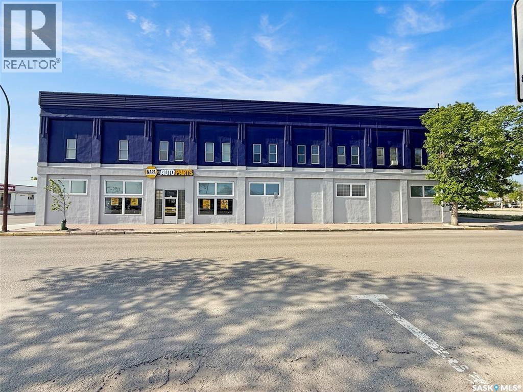 131 Cheadle Street W Property Photo 1