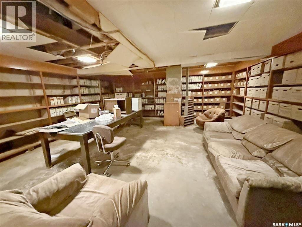 131 Cheadle Street W Property Photo 28