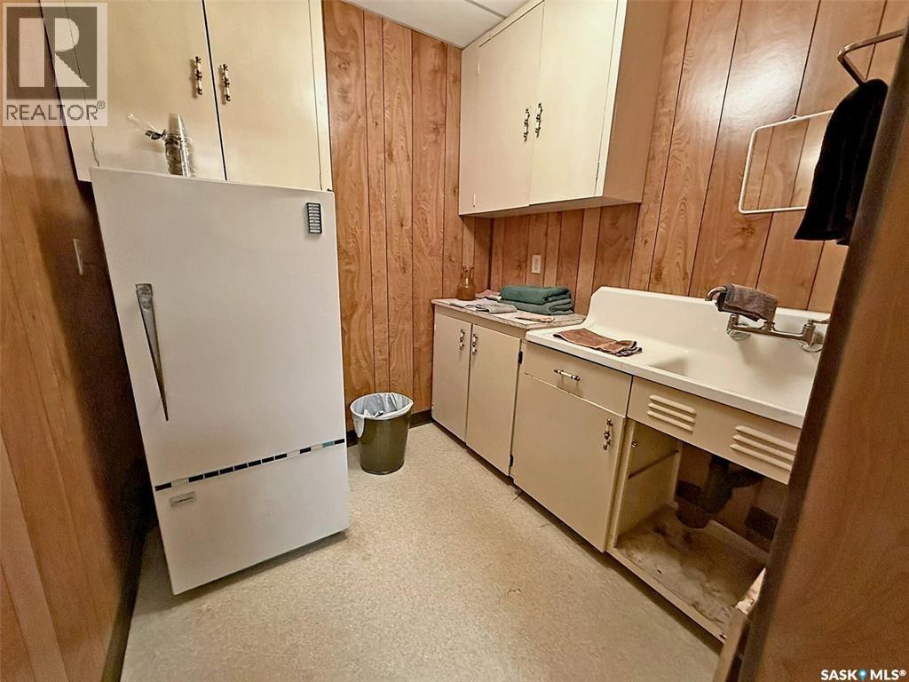 131 Cheadle Street W Property Photo 31