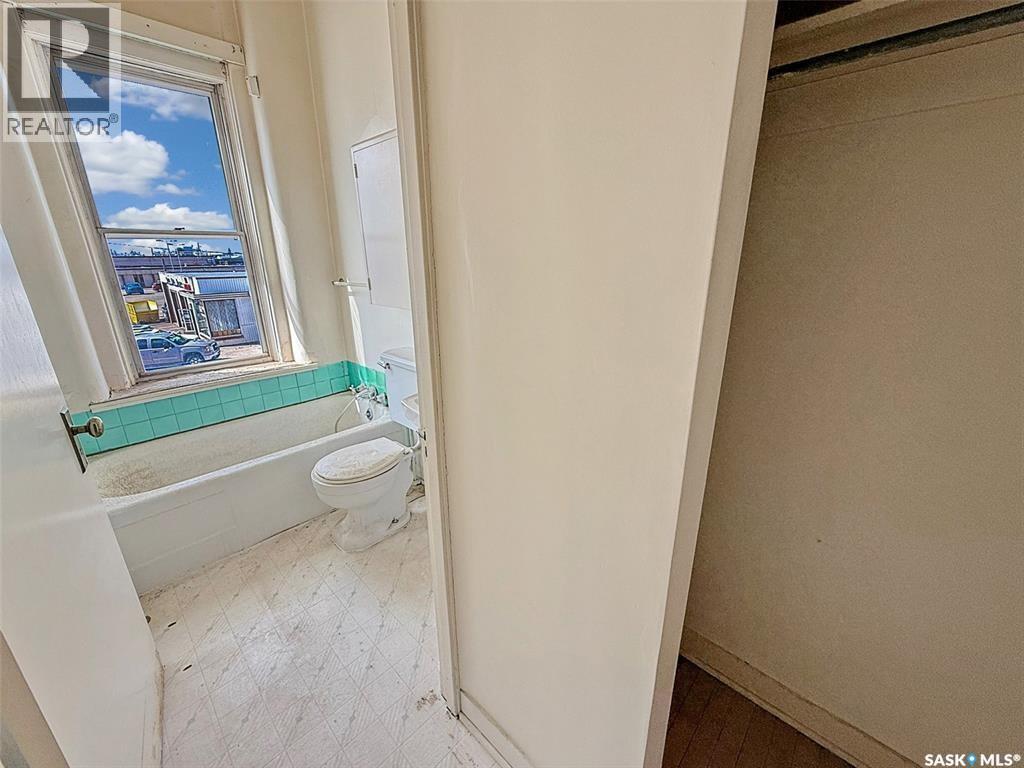 131 Cheadle Street W Property Photo 39