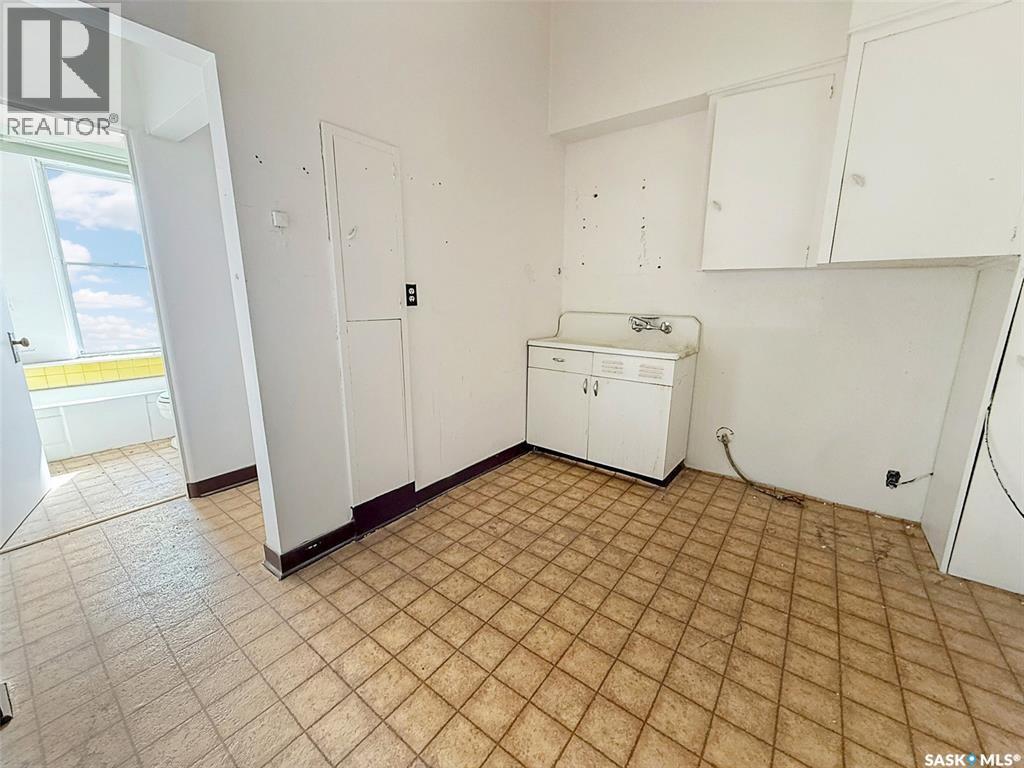 131 Cheadle Street W Property Photo 40