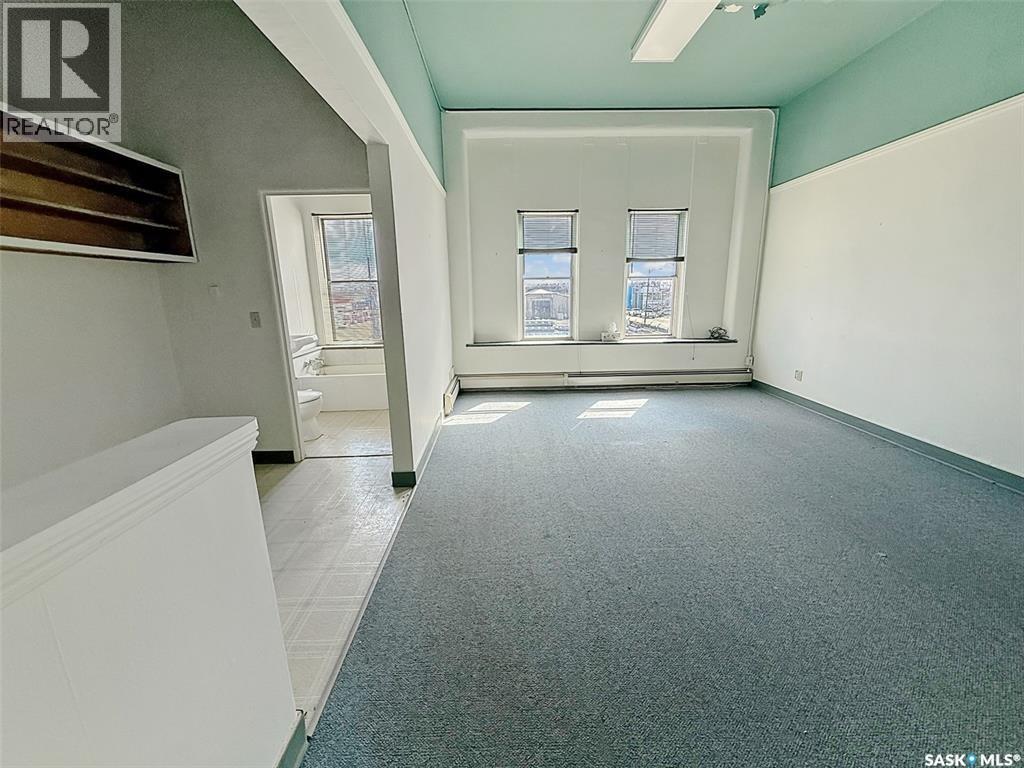 131 Cheadle Street W Property Photo 45