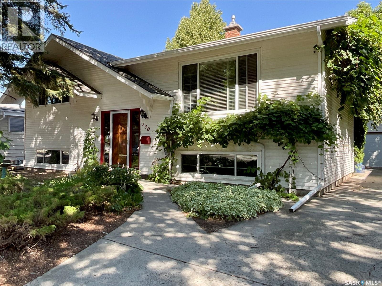 130 Cameron CRESCENT Property Photo 1