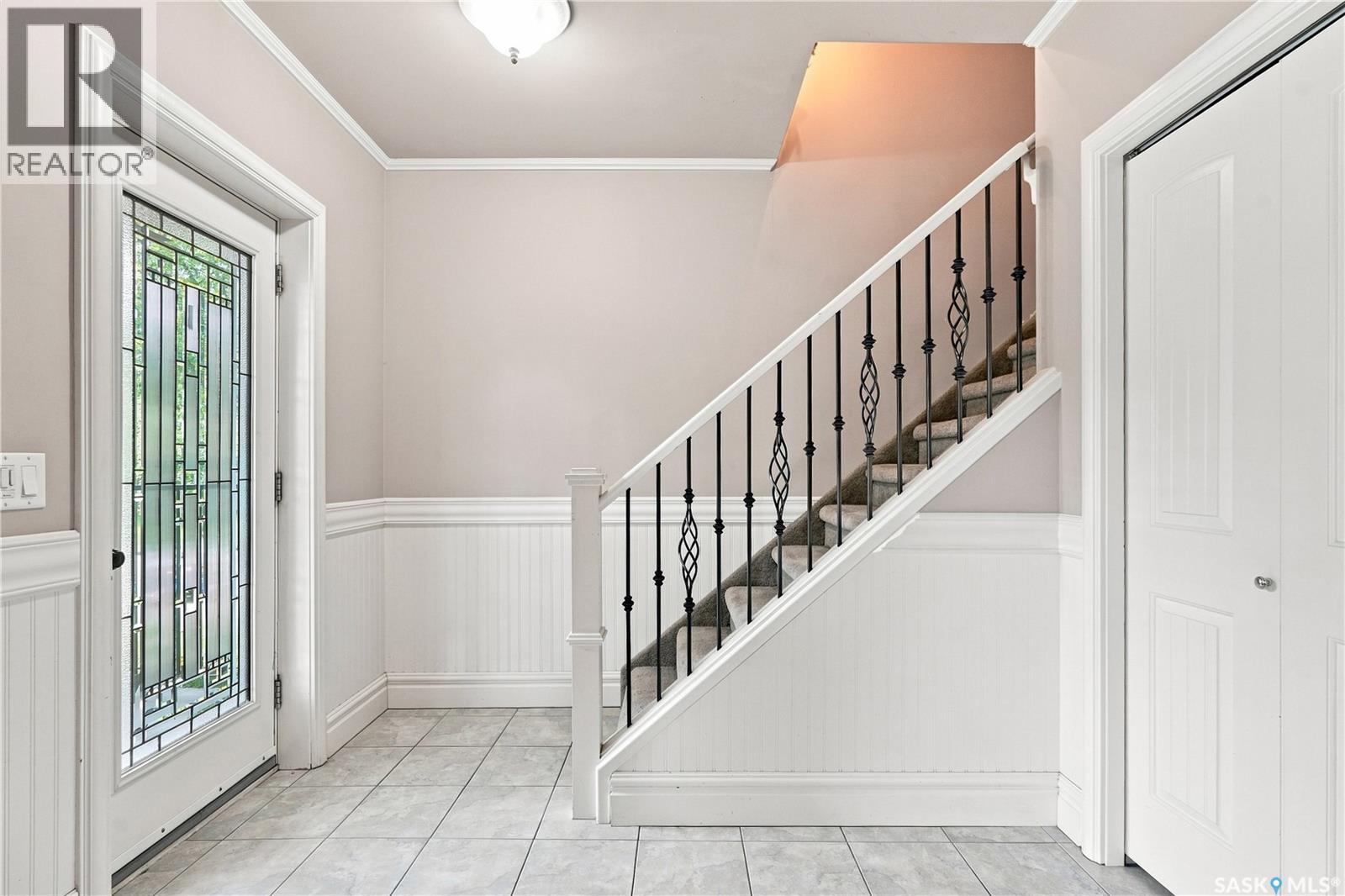 719 14th Street E Property Photo 5
