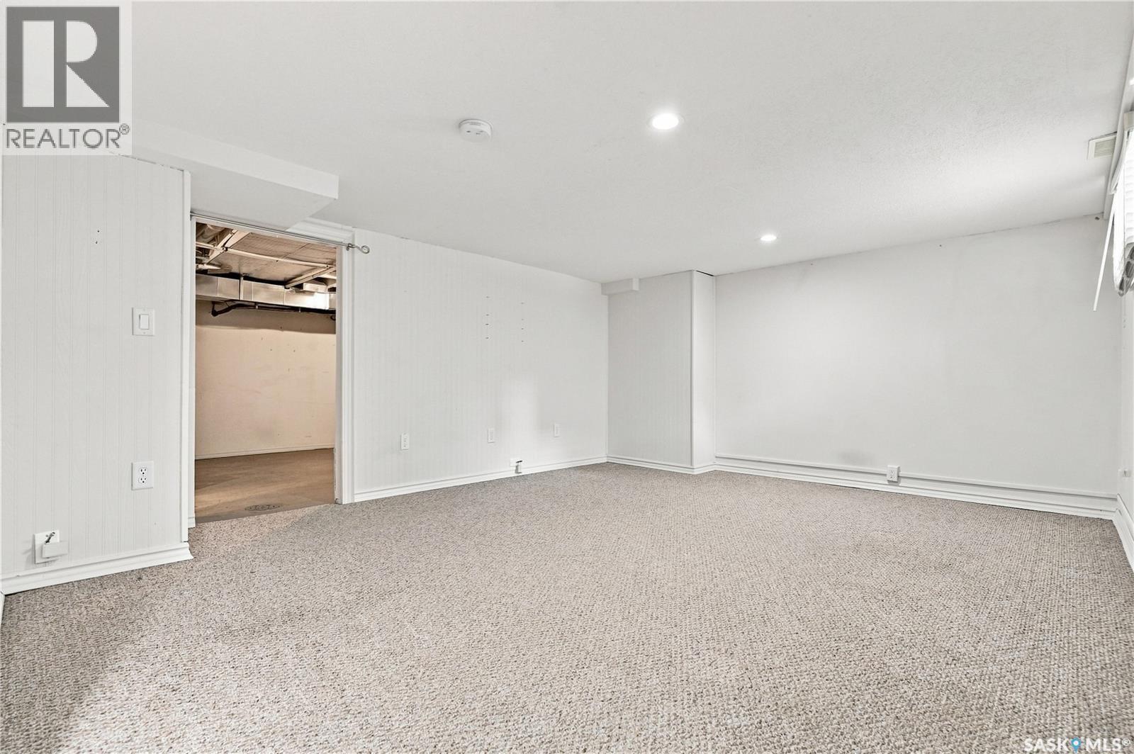 719 14th Street E Property Photo 32