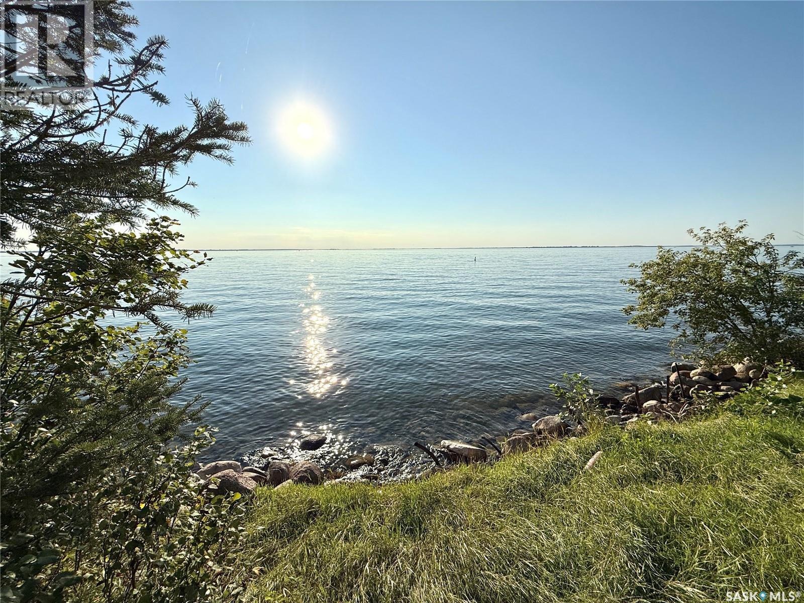 38 Jackfish Lake CRESCENT