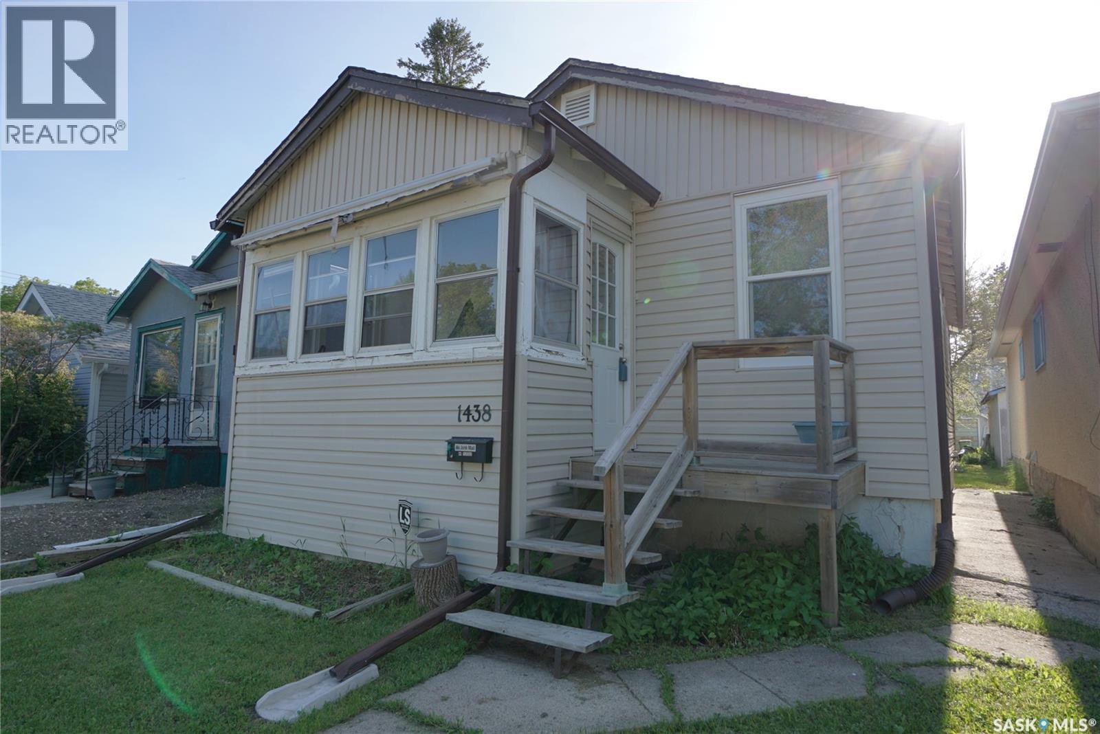 1438 Connaught STREET