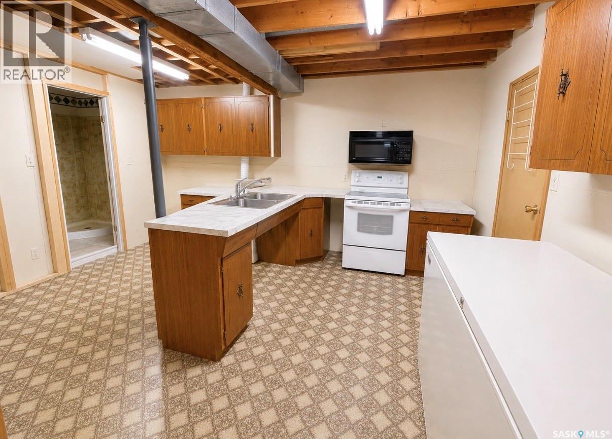 204 Brownlee Street Property Photo 18