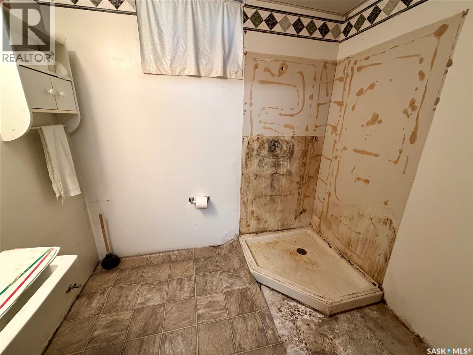 204 Brownlee Street Property Photo 22