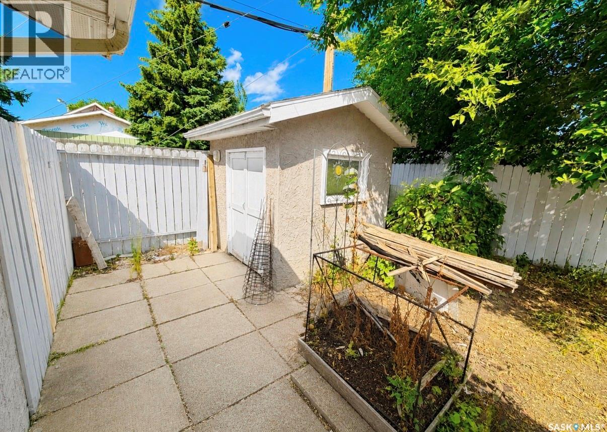 204 Brownlee Street Property Photo 24