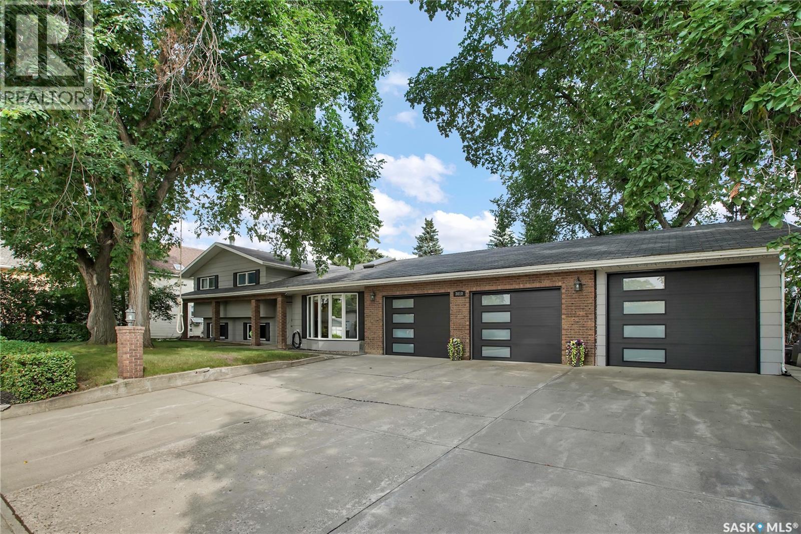 3010 5th Street Property Photo 1