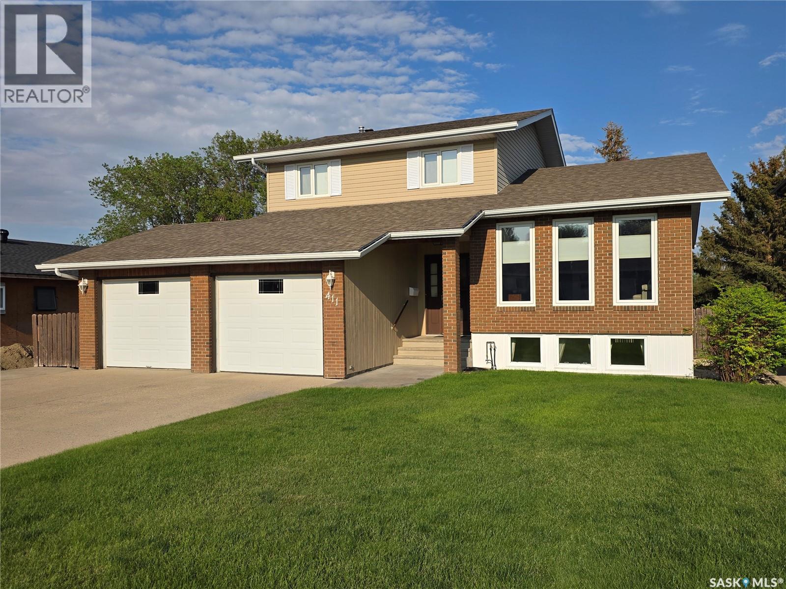 411 Milburn Crescent Property Photo 1