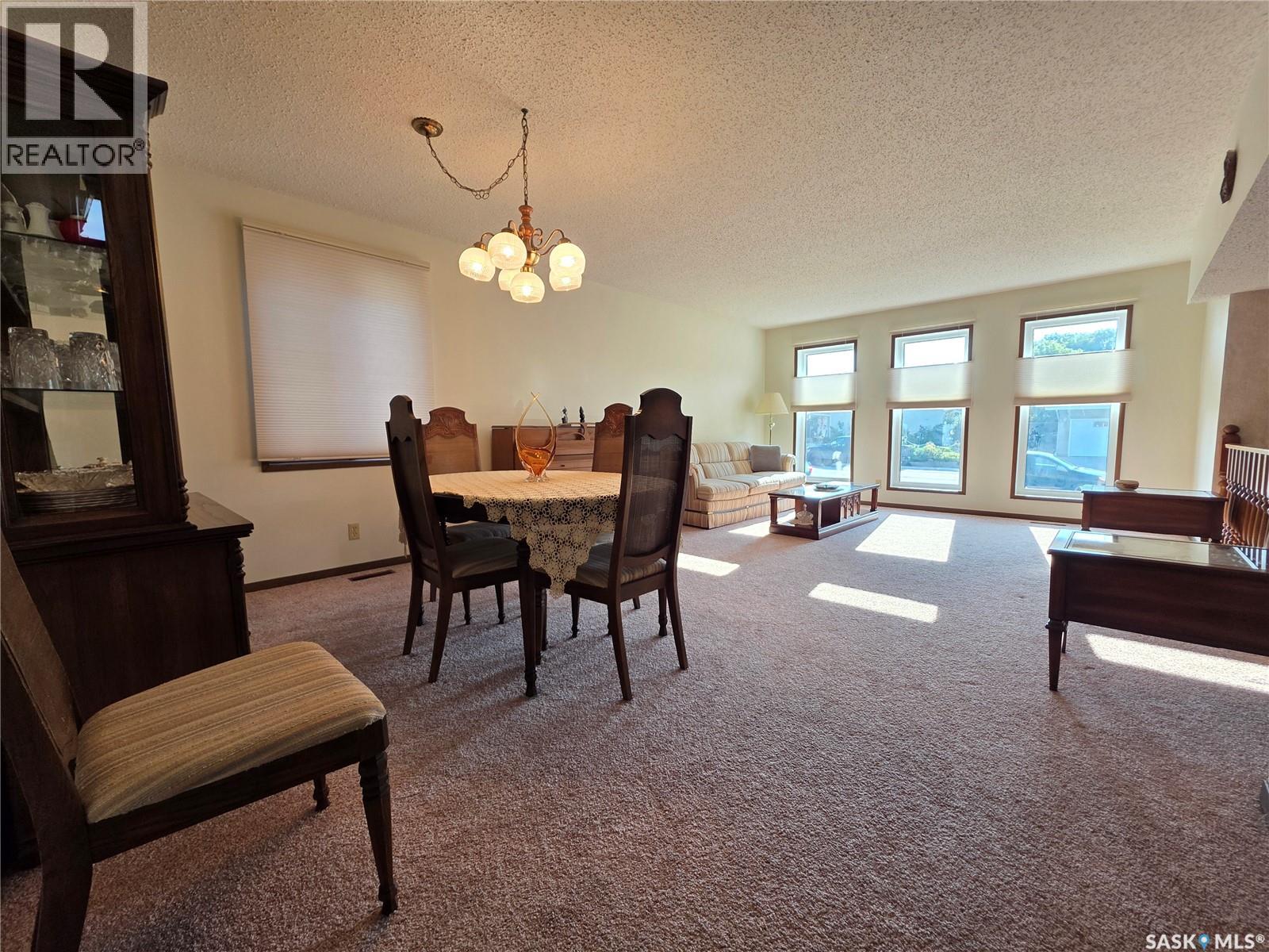 411 Milburn Crescent Property Photo 5