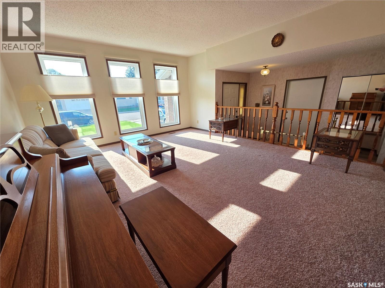 411 Milburn Crescent Property Photo 6