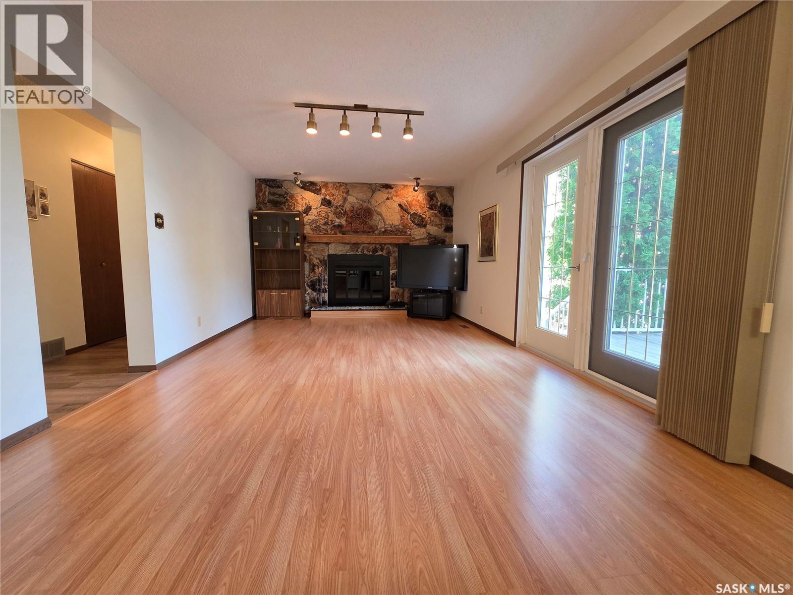 411 Milburn Crescent Property Photo 9
