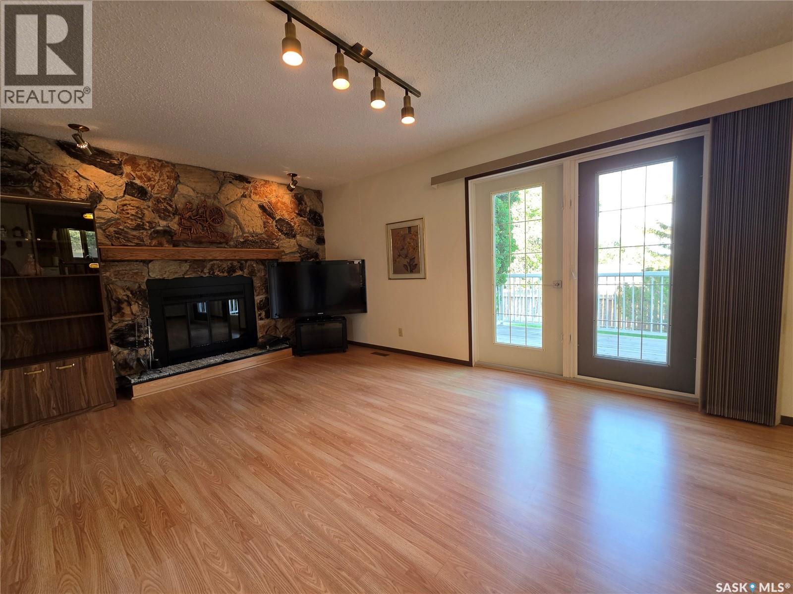 411 Milburn Crescent Property Photo 10