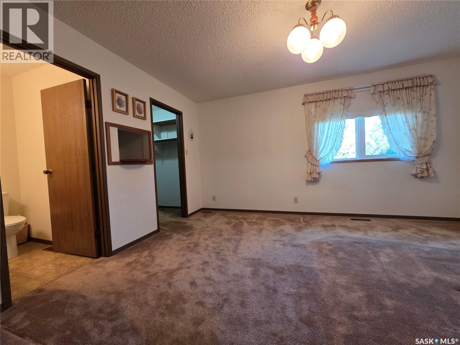 411 Milburn Crescent Property Photo 13