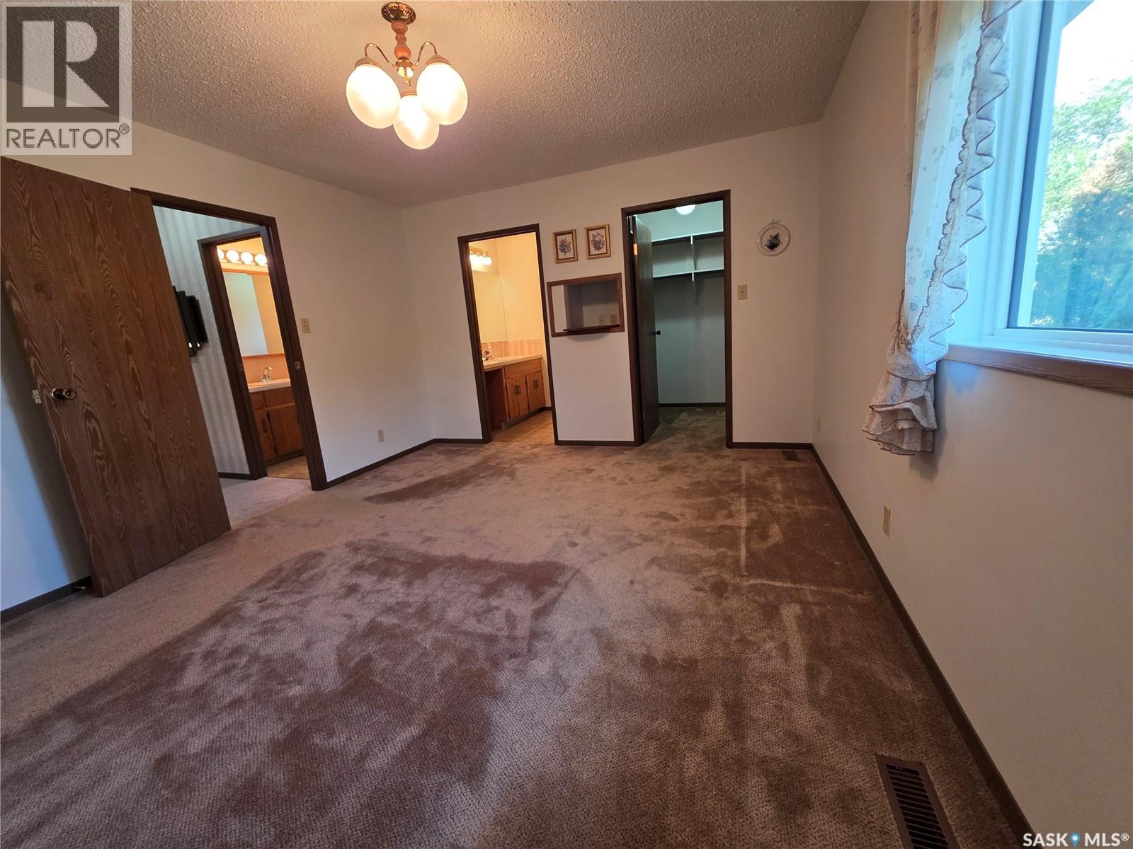 411 Milburn Crescent Property Photo 15