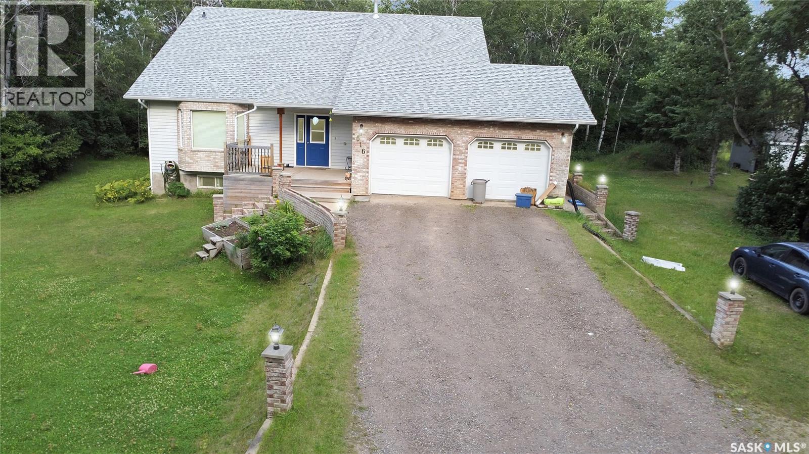 616 Boundary STREET Property Photo 1