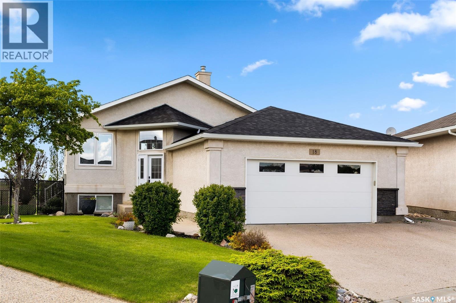 18 Marwood Bay Property Photo 1